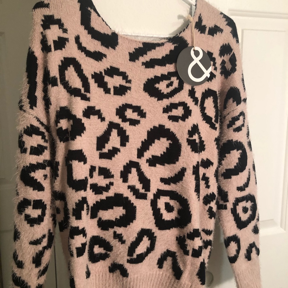 BRAND NEW SWEATER WITH TAGS (BOUTIQUE)